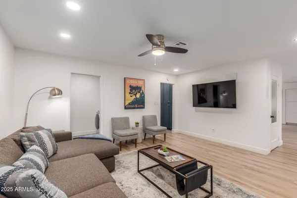 $4,200 | 5253 East Beck Lane, Scottsdale, AZ 85254
