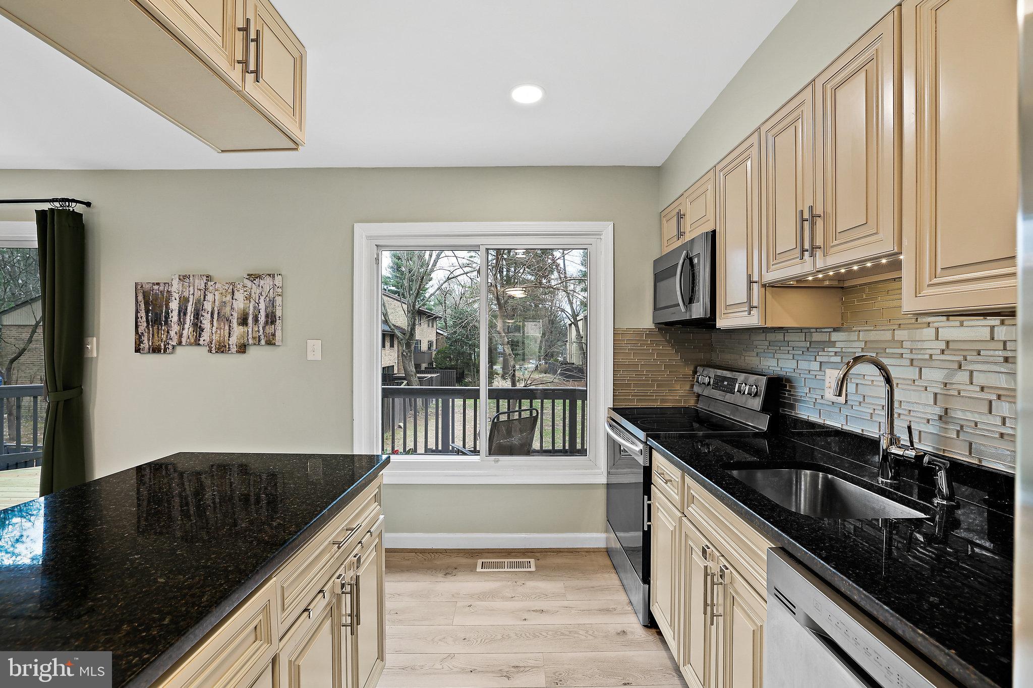 11096 Saffold Way Reston, VA 20190 - Photo 18 of 62