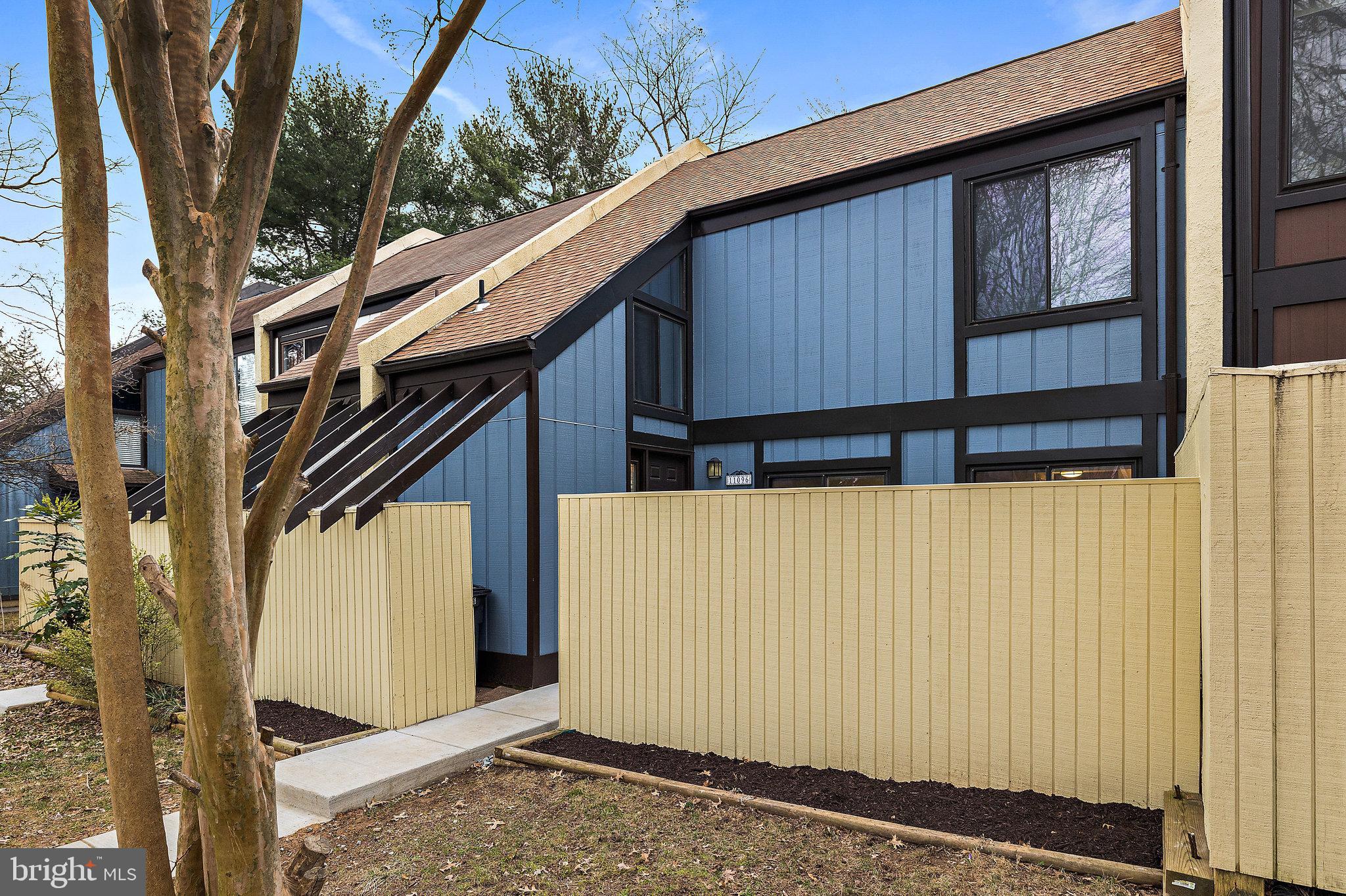 11096 Saffold Way Reston, VA 20190 - Photo 3 of 62