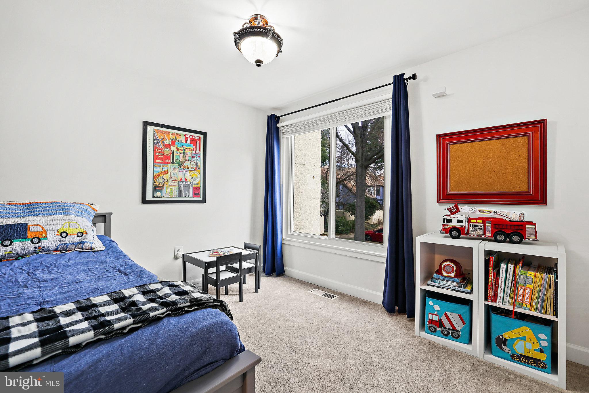 11096 Saffold Way Reston, VA 20190 - Photo 36 of 62 Bedroom 3, light and bright!