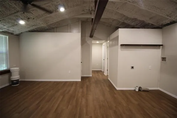 $1,050 | 213 North Waldrip Street, Grand Saline, TX 75140