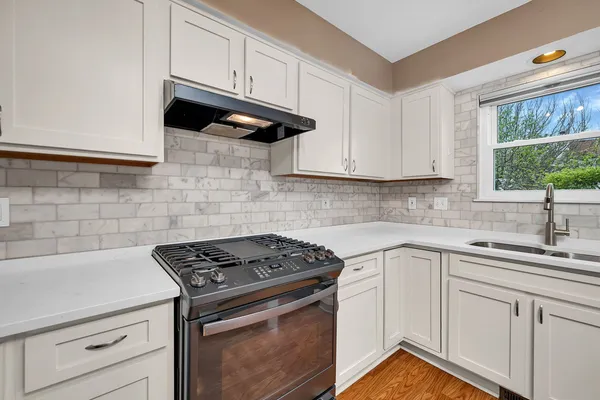 $389,000 | 13942 Isle Royal Circle, Plainfield, IL 60544