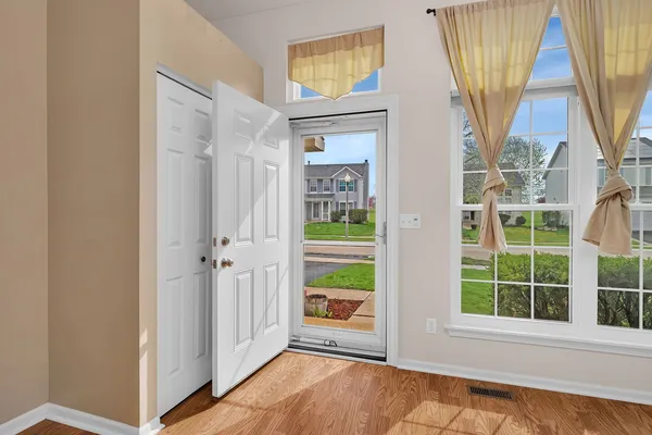 $389,000 | 13942 Isle Royal Circle, Plainfield, IL 60544
