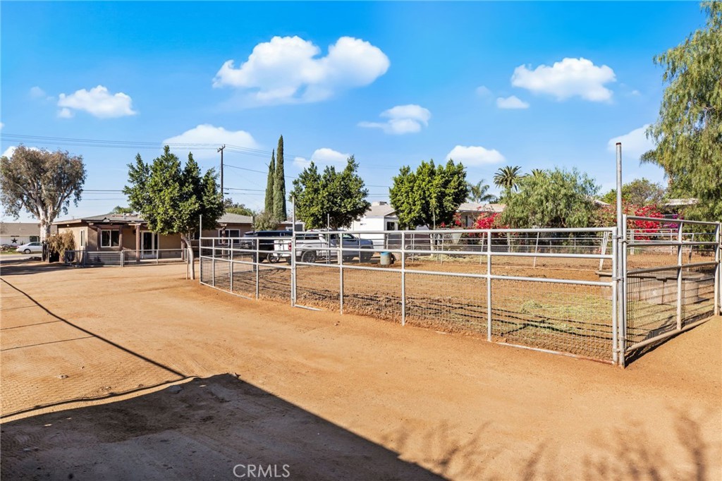 3243 Temescal Avenue Norco, CA 92860 - Photo 44 of 56 a view of a basket ball ground
