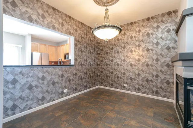 $349,900 | 1129 North Claremont Drive, Unit 1129, Palatine, IL 60074