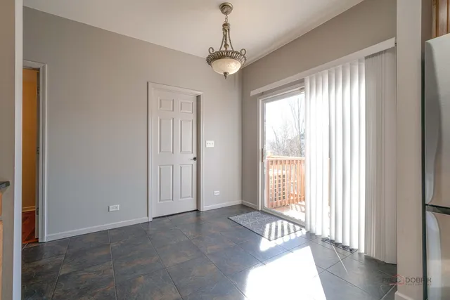 $349,900 | 1129 North Claremont Drive, Unit 1129, Palatine, IL 60074