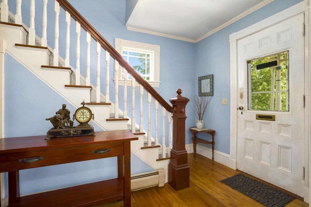 27 Hillcrest Road Reading, MA 01867 - Photo 7 of 39 Gallery Image 7