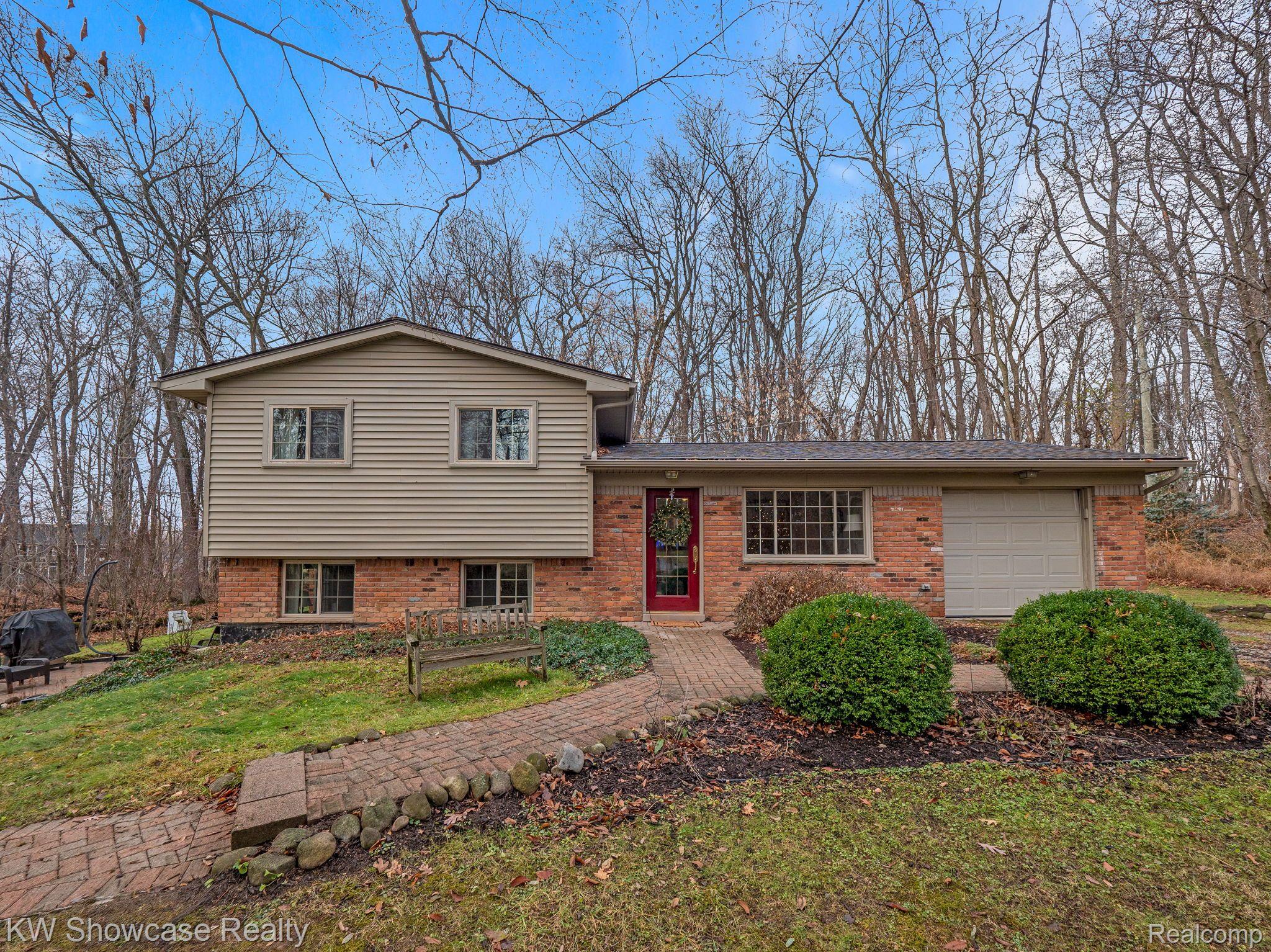 5575 Ford Road Commerce Township, MI 48382 - Photo 4 of 23 Gallery Image 4