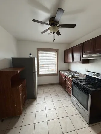 $1,200 | 7402 South Racine Avenue, Unit 1, Chicago, IL 60636
