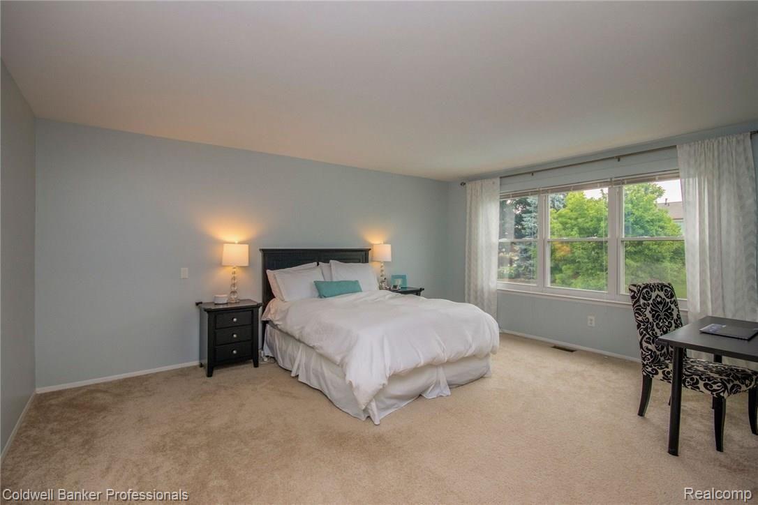 1619 Grandview Drive Rochester, MI 48306 - Photo 8 of 15 b5243382-e0e5-42af-972d-7894f78255e3.jpg