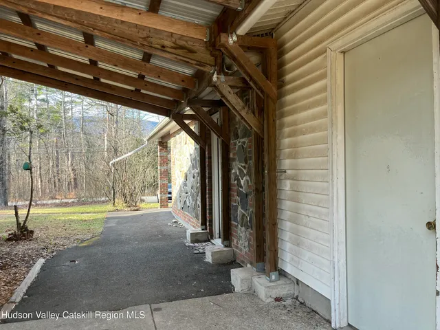 $364,500 | 200 Van Vlierden Road, Saugerties, NY 12477