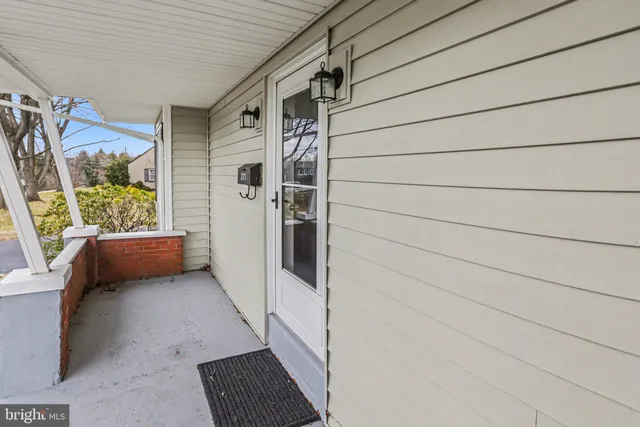 $284,999 | 221 North Duke Street, Hummelstown, PA 17036