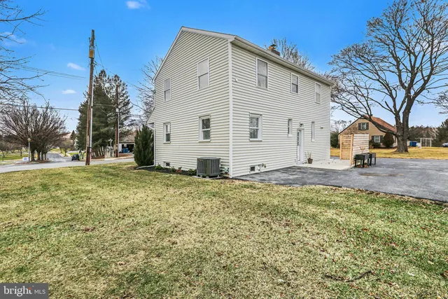 $284,999 | 221 North Duke Street, Hummelstown, PA 17036