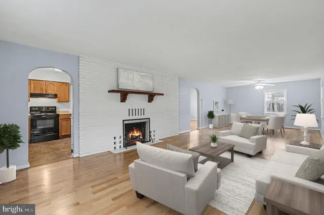 $284,999 | 221 North Duke Street, Hummelstown, PA 17036