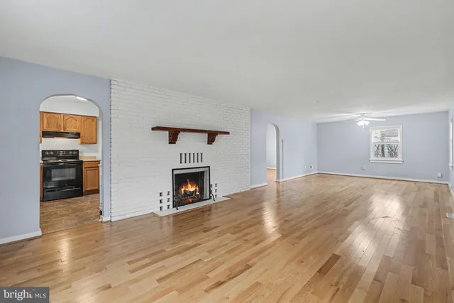 $284,999 | 221 North Duke Street, Hummelstown, PA 17036