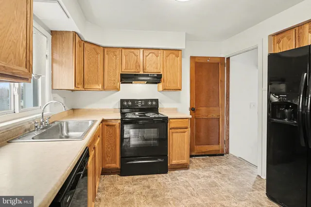 $284,999 | 221 North Duke Street, Hummelstown, PA 17036