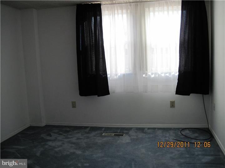 12032 Millbrook Road Philadelphia, PA 19154 - Photo 12 of 24 Gallery Image 12