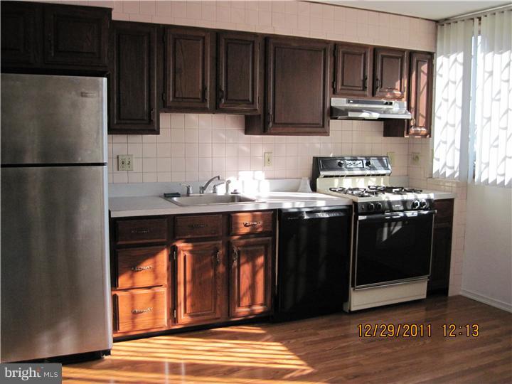 12032 Millbrook Road Philadelphia, PA 19154 - Photo 8 of 24 Gallery Image 8