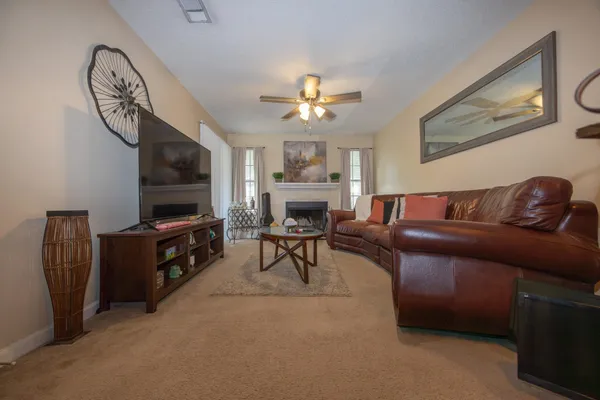 $89,000 | 1103 Greentree Court, Unit F, Tallahassee, FL 32304