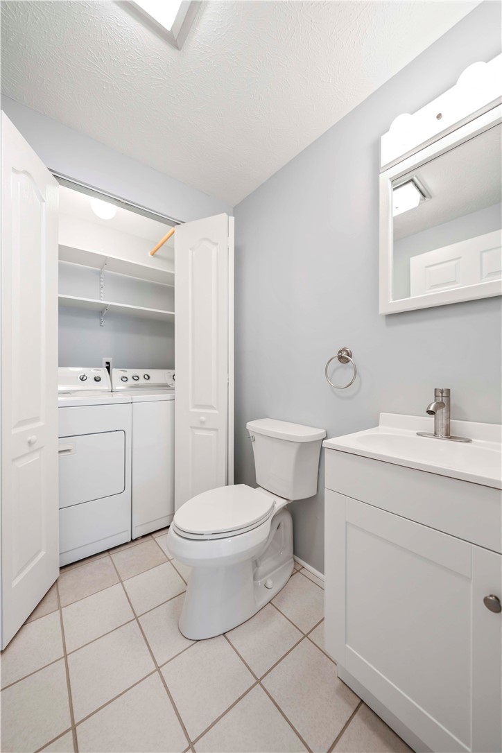 118 Queensboro Road Irondequoit, NY 14609 - Photo 17 of 40 Full bath on 2nd floor