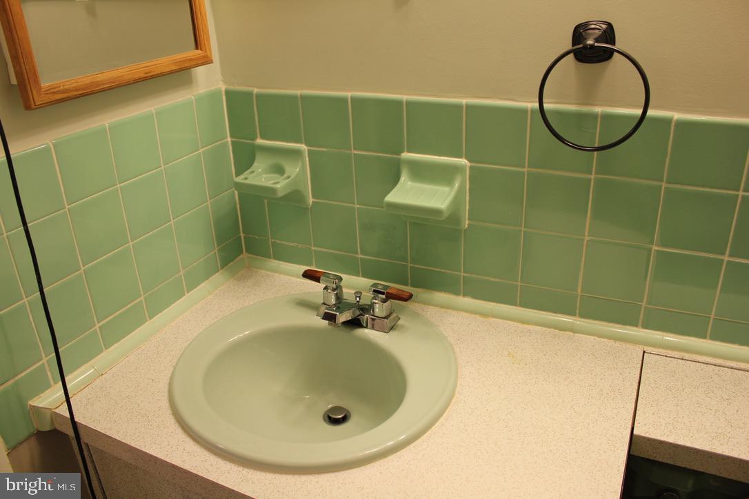 3549 Kyle Road Philadelphia, PA 19154 - Photo 18 of 33 Bathroom