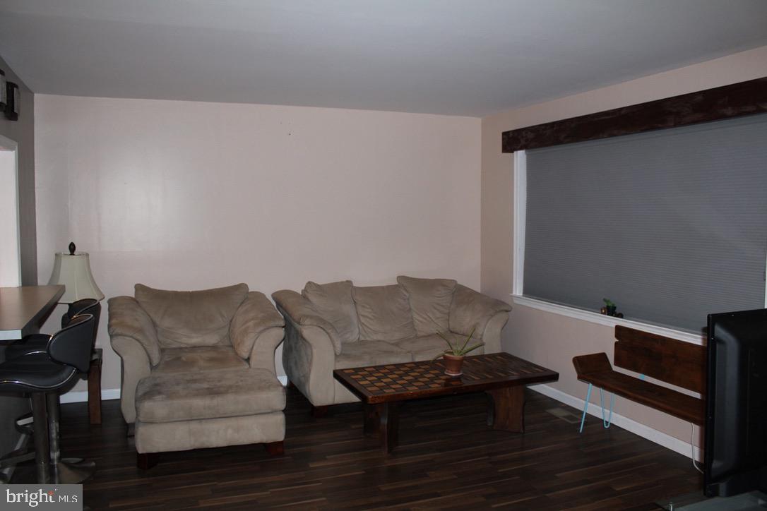 3549 Kyle Road Philadelphia, PA 19154 - Photo 7 of 33 Living Room
