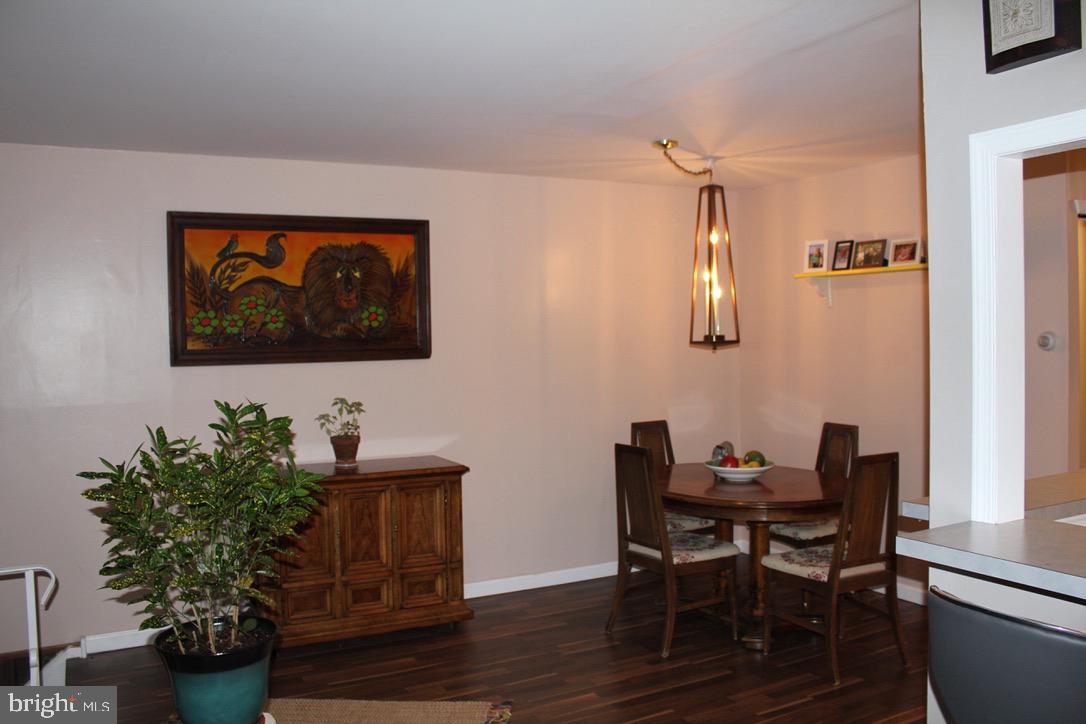 3549 Kyle Road Philadelphia, PA 19154 - Photo 9 of 33 Living Room/Dining Room