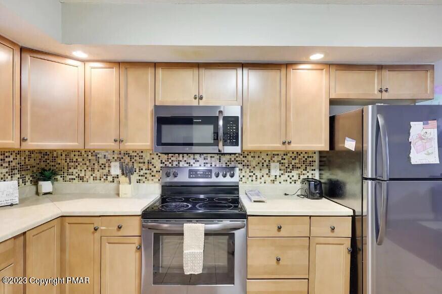 8907 Deerfield Road Tobyhanna, PA 18466 - Photo 6 of 35 23
