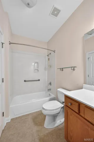 $825,000 | 229 Toussaint Landing Drive, Dardenne Prairie, MO 63368