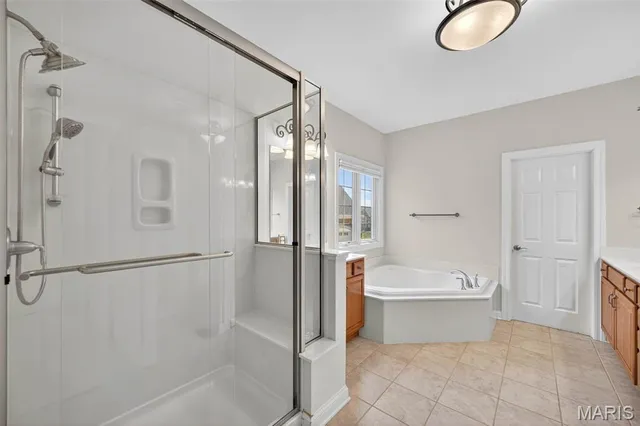 $825,000 | 229 Toussaint Landing Drive, Dardenne Prairie, MO 63368