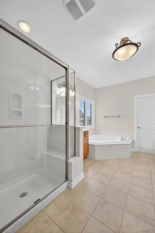 $825,000 | 229 Toussaint Landing Drive, Dardenne Prairie, MO 63368