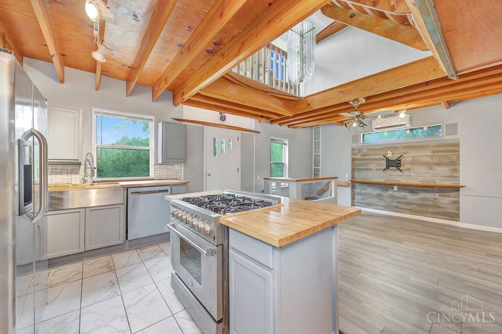 6851 Taylor Road Cincinnati, OH 45248 - Photo 13 of 50