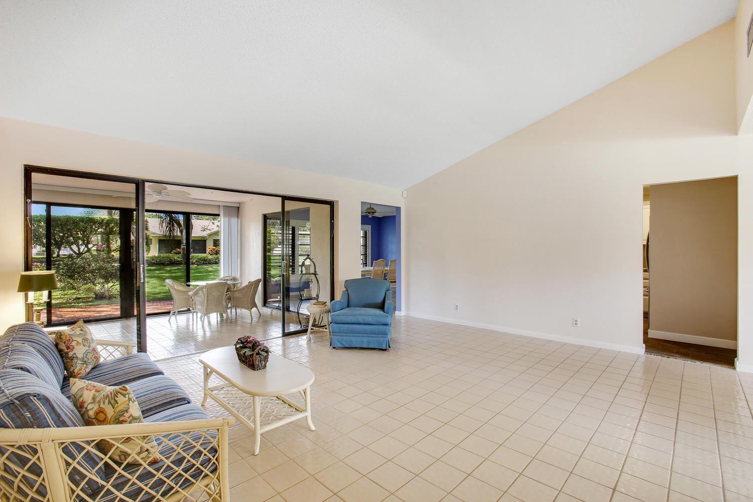 18107 102nd Way South Boca Raton, FL 33498 - Photo 3 of 20 18107 102nd Way S Boca Raton-large-003-2