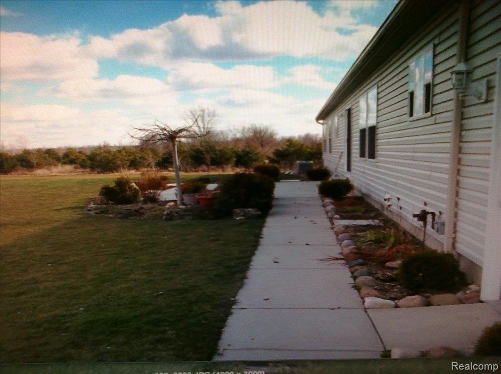 6868 Connell Road Yale, MI 48097 - Photo 5 of 15 palm pre all pics 390