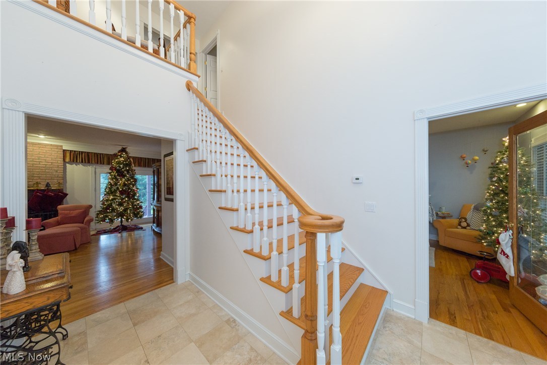 17511 Rapids Road Burton, OH 44021 - Photo 5 of 35 Endless flow from one room to the next.