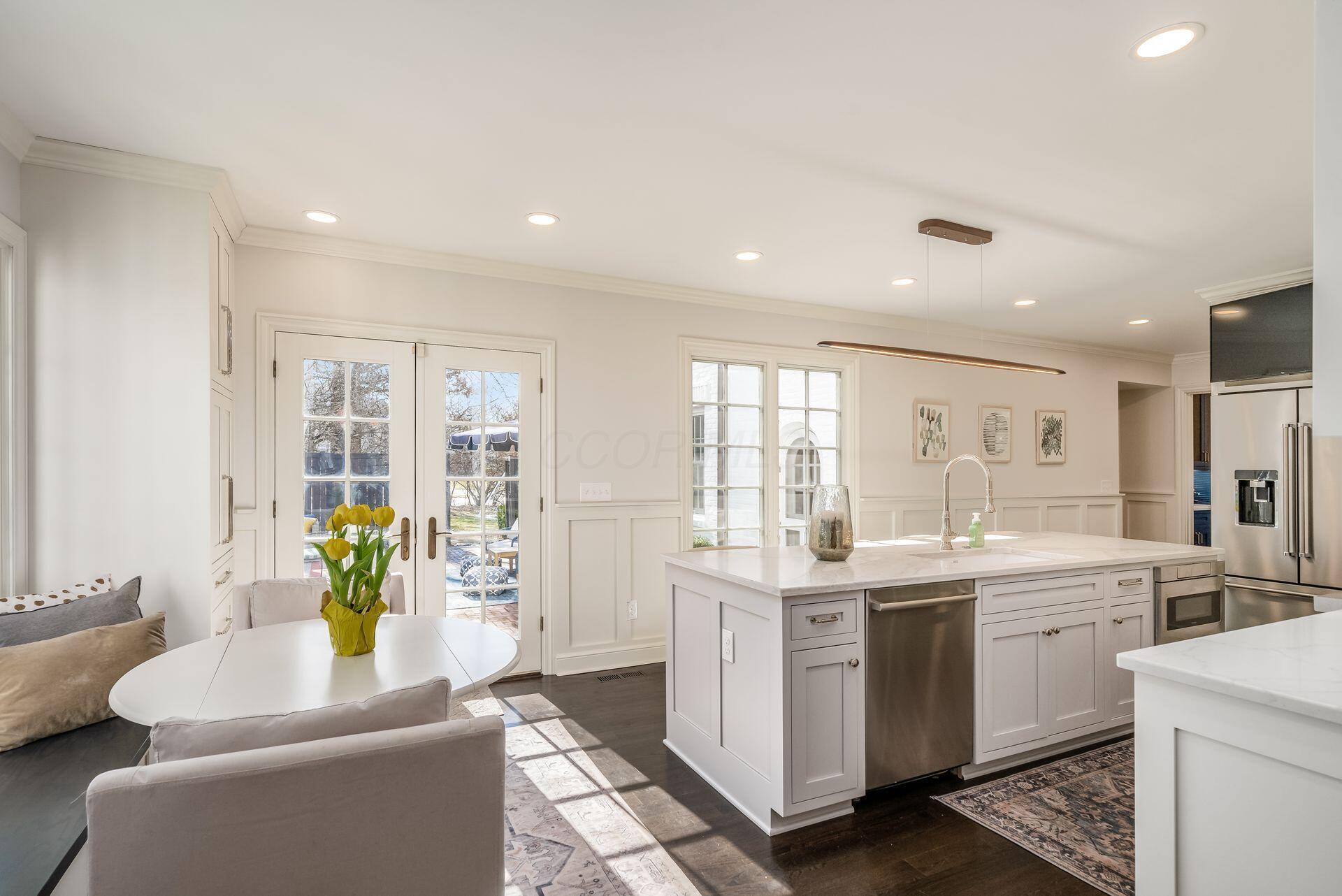 250 Ashbourne Road Bexley, OH 43209 - Photo 17 of 73 Kitchen