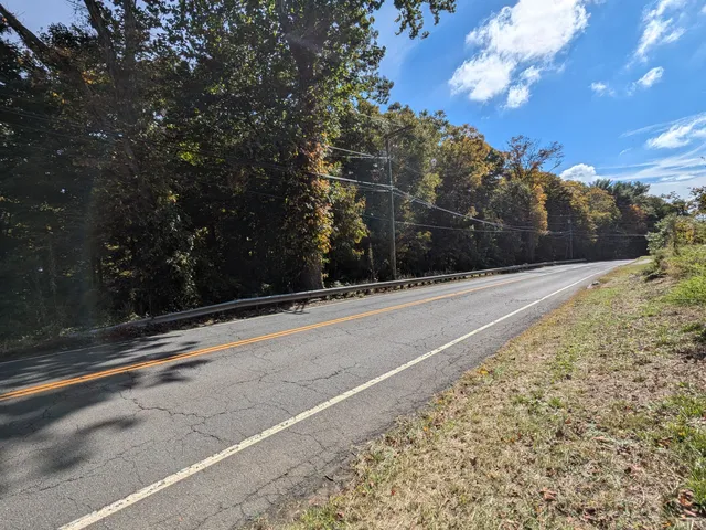 $375,000 | 1875 Litchfield Turnpike, Woodbridge, CT 06525