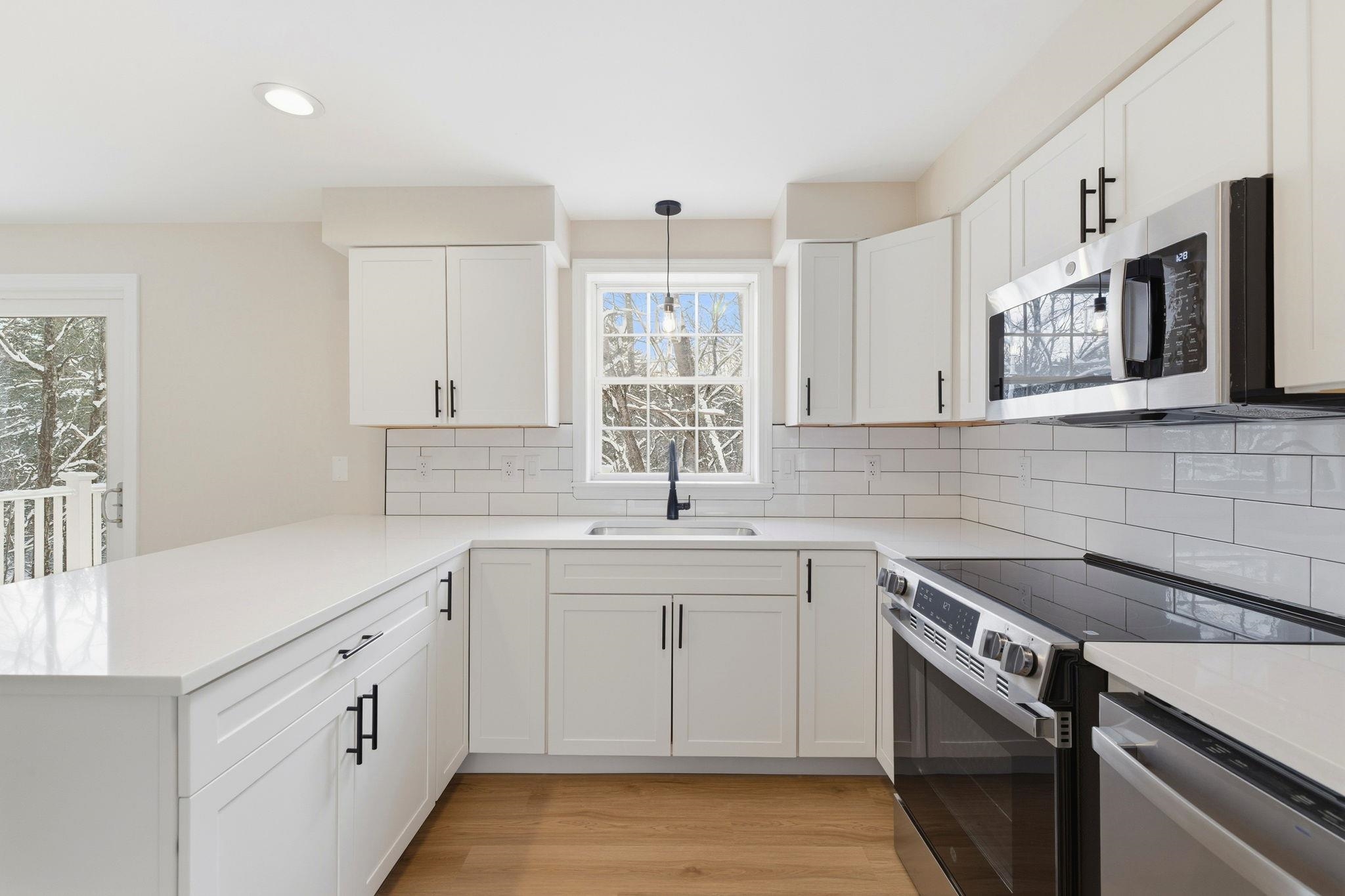 2 Prescott Road Epping, NH 03042 - Photo 4 of 59