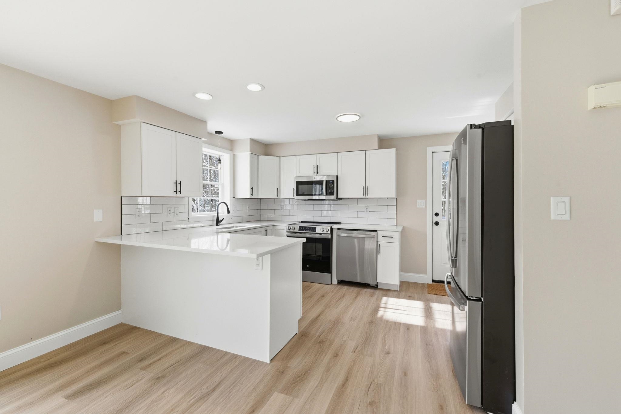 2 Prescott Road Epping, NH 03042 - Photo 5 of 59