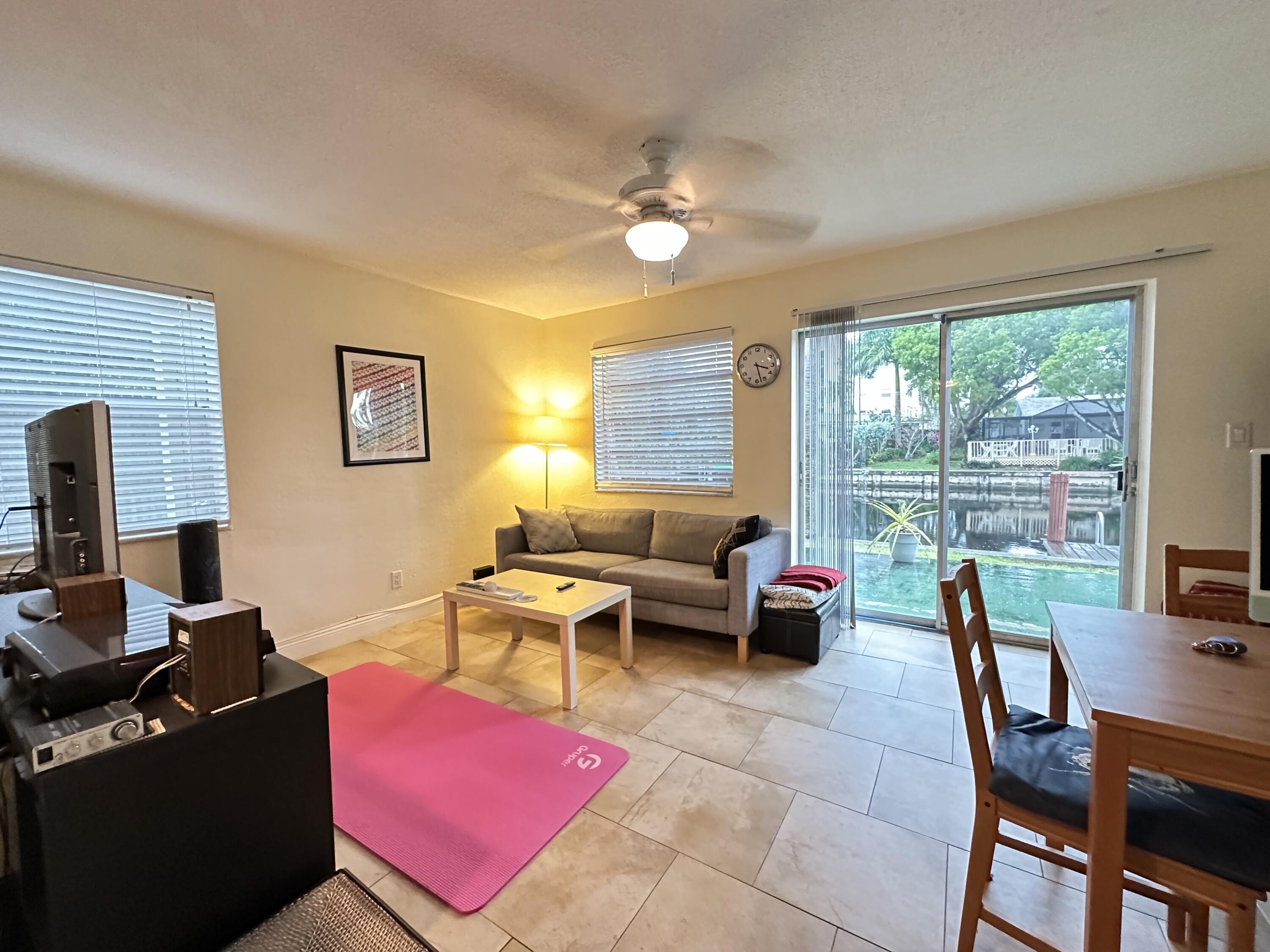 5811 Northeast 14th Road, Unit 1 Fort Lauderdale, FL 33334 - Photo 5 of 16 IMG_2384