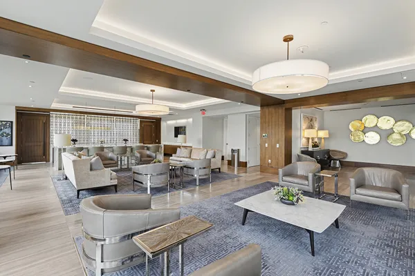 $759,000 | 2047 Westcreek Lane, Unit 403, Houston, TX 77027