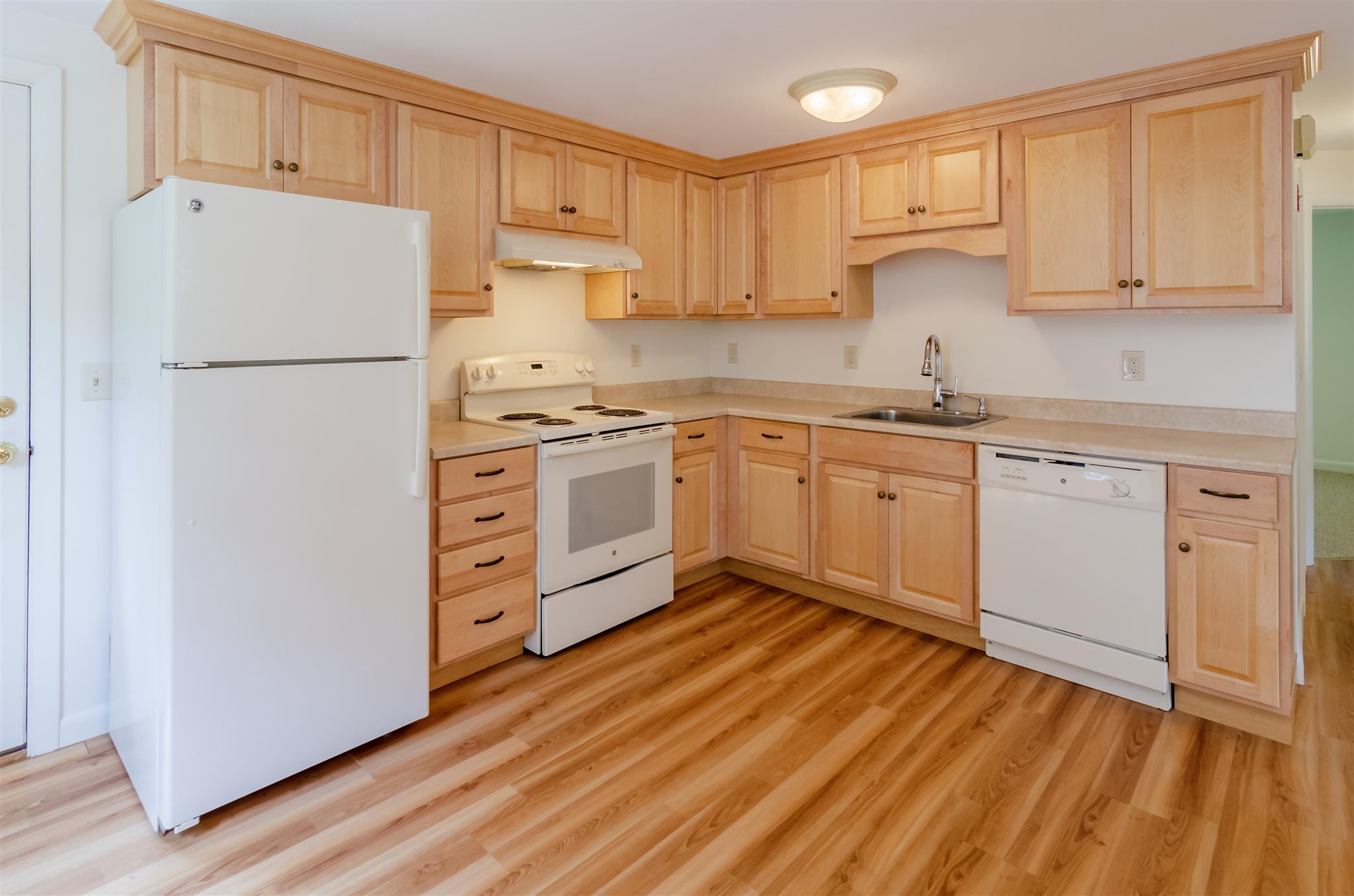 73-75 Tallant Road Pelham, NH 03076 - Photo 3 of 28