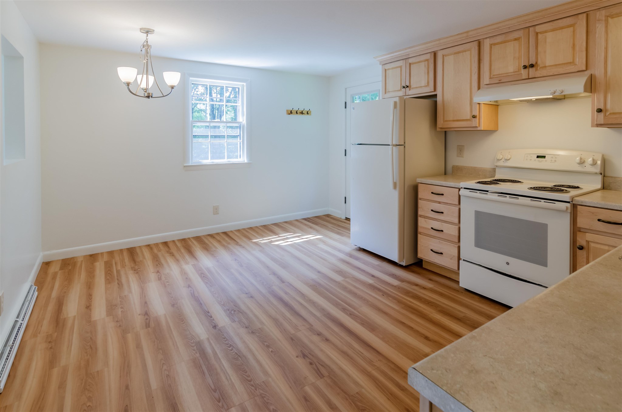 73-75 Tallant Road Pelham, NH 03076 - Photo 5 of 28