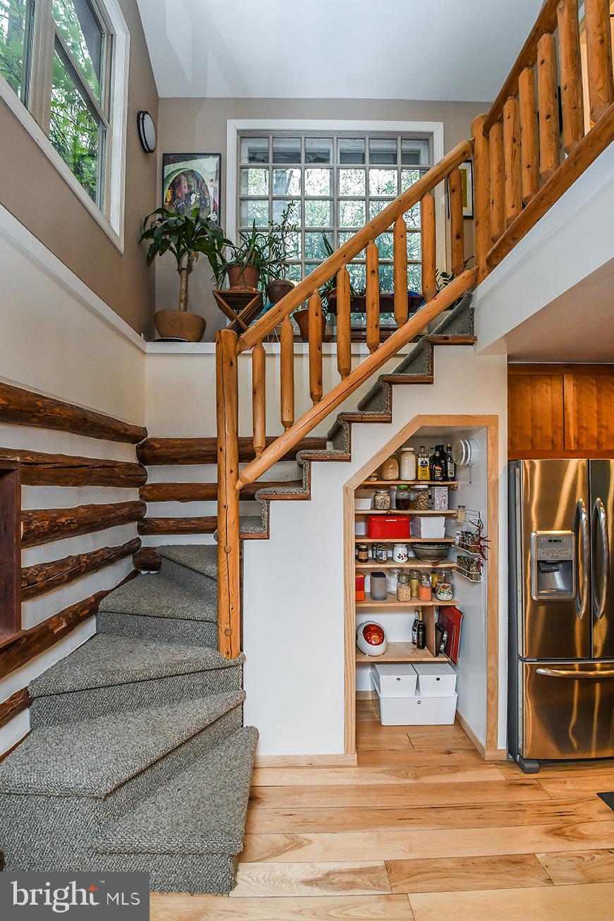 42 Arthur Devine Road Accident, MD 21520 - Photo 16 of 46 Beautiful staircase to upper level