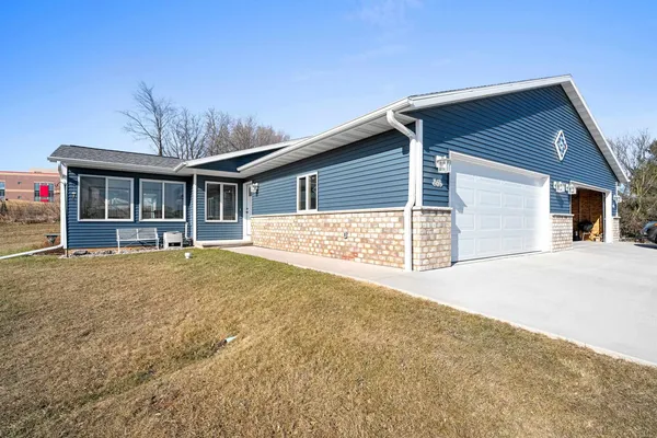 $341,900 | 1625 Timber Trail, Shawano, WI 54166