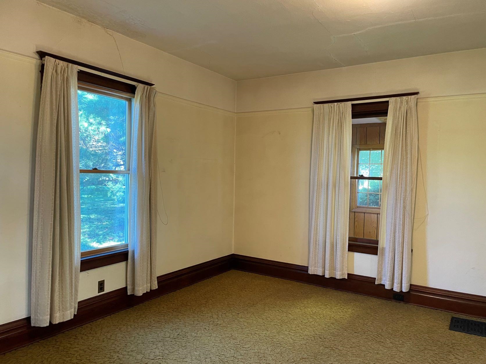3076 Alworth Road Winnebago, IL 61088 - Photo 8 of 28 an empty room with window