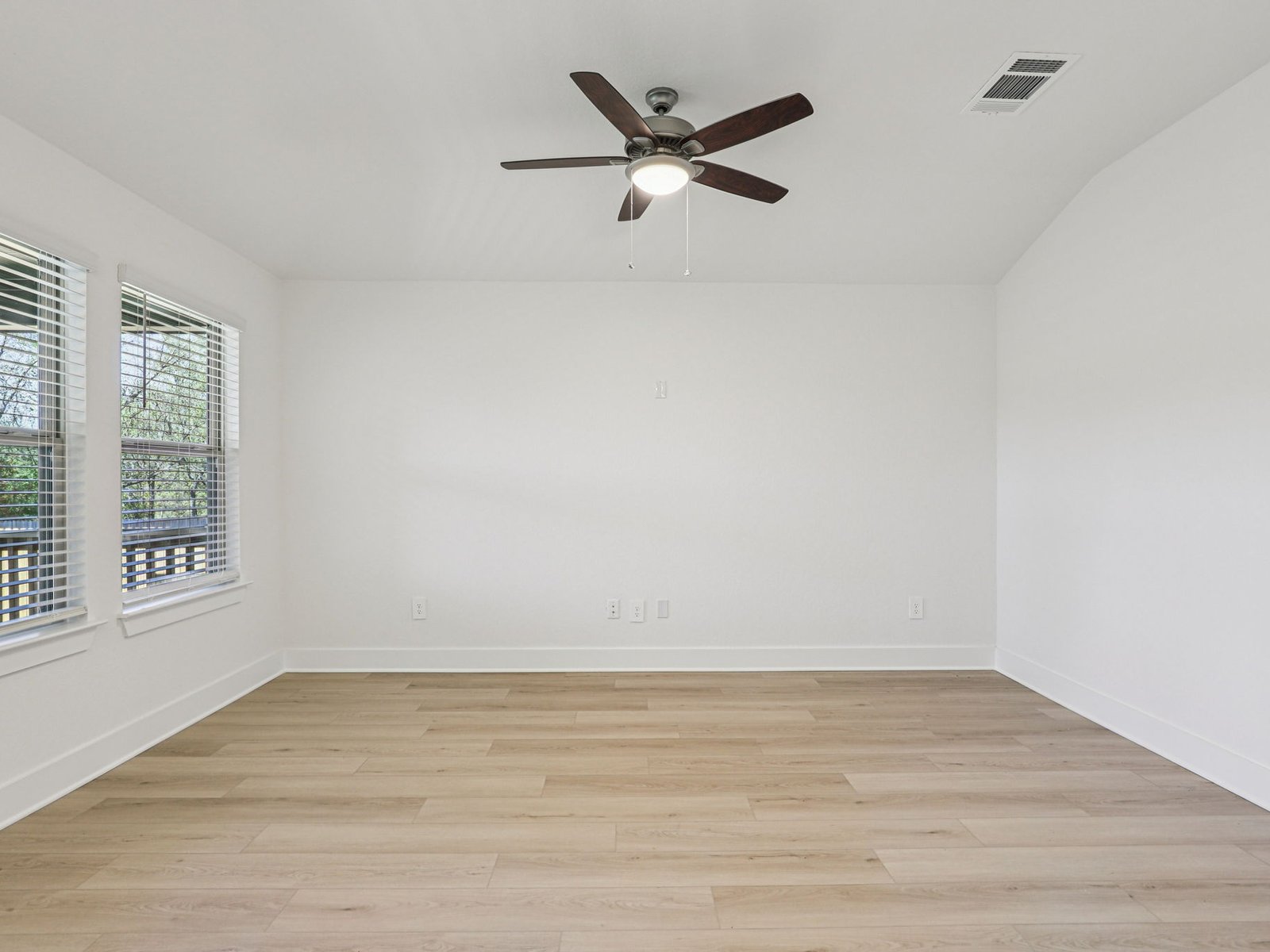 620 Timbo Drive Jarrell, TX 76537 - Photo 8 of 15 Photo is not of the actual home, but is an inspirational photo of builder’s model home and may depict options, furnishings, and/or decorator features that are not included