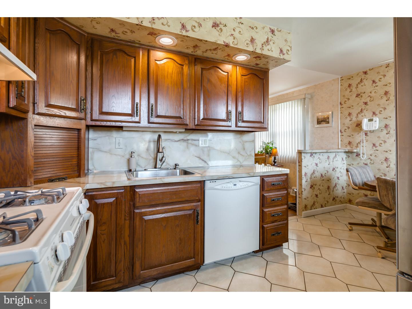 1828 Tomlinson Road Philadelphia, PA 19116 - Photo 10 of 23 Gallery Image 10