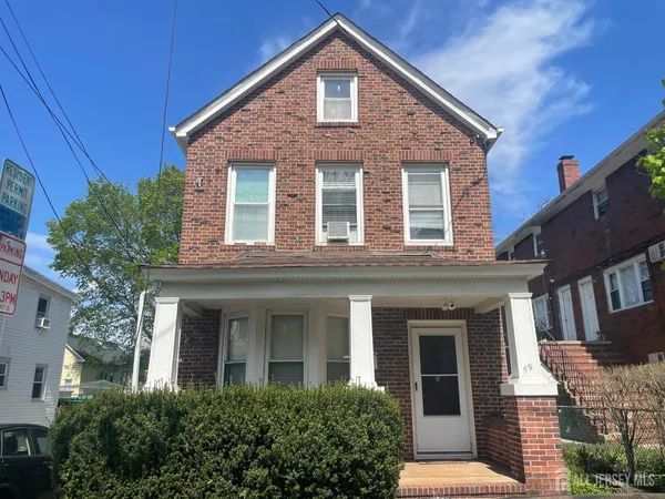 $3,300 | 59 Handy Street, New Brunswick, NJ 08901