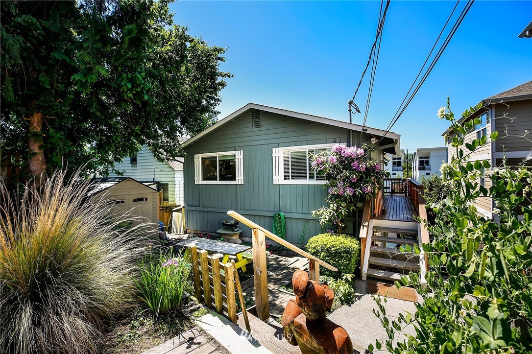 4752 Delridge Way Southwest Seattle, WA 98106 - Photo 3 of 25 Gallery Image 3